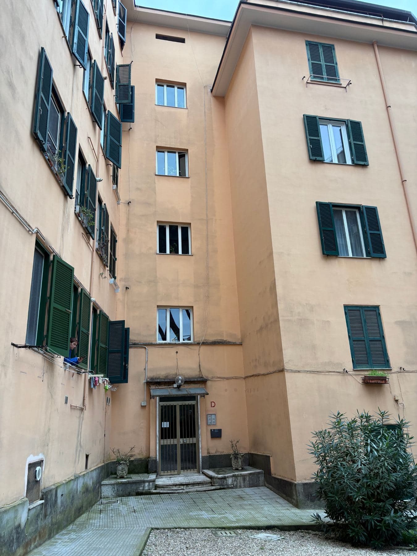 Via Giovanni Livraghi n°2, Roma, (Roma)