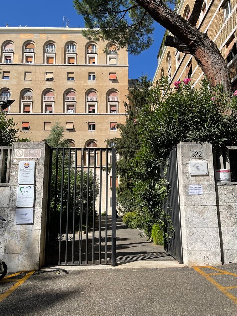 Via Cristoforo Colombo n°310, Roma, (Roma)